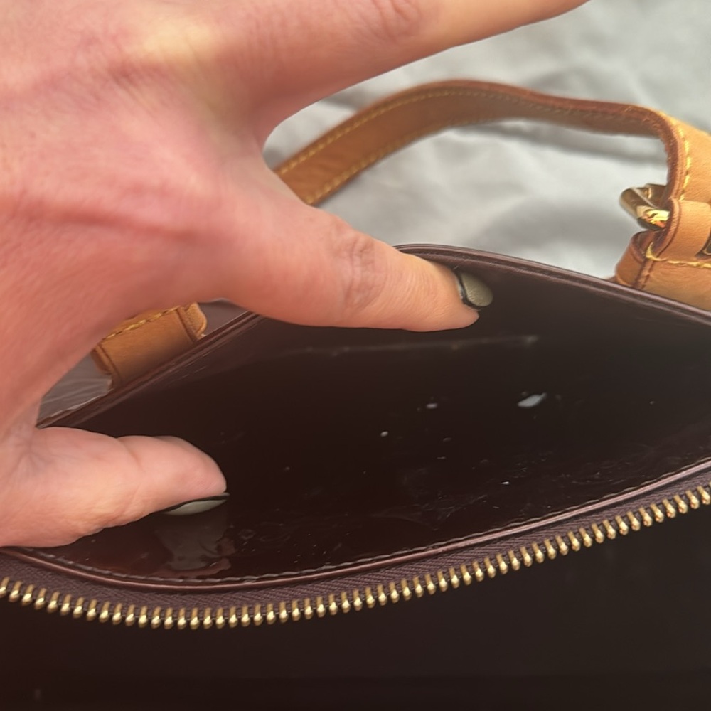 Authentic Louis Vuitton Mono Vernis Rosewood Avenue- Amarante - Picture 8 of 17